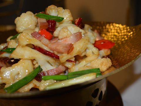 Цветная капуста с мясом свинины