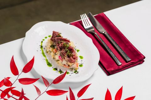 Салат оливье с ростбифом