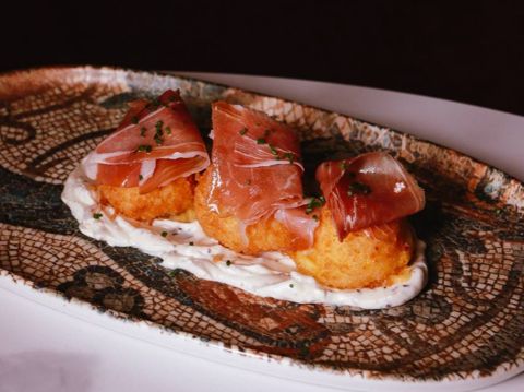 Крокеты с хамоном и трюфельным айоли