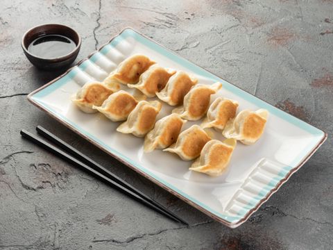Пельмени жареные из говядины 牛肉煎饺