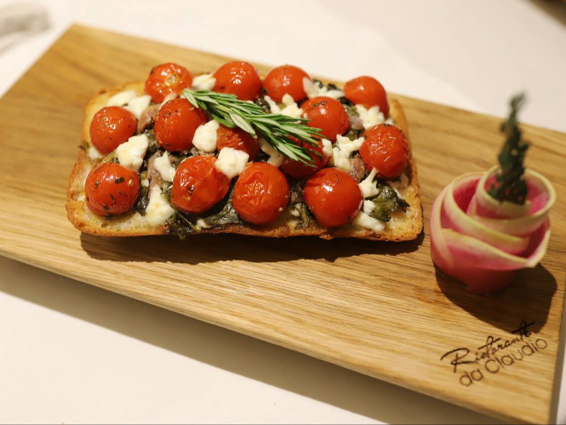 Горячая Брускетта с анчоусом и фриарелли