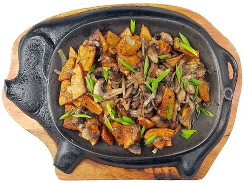 Картошка жареная с шампиньонами и луком