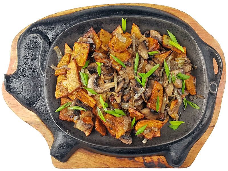 Картошка жареная с шампиньонами и луком