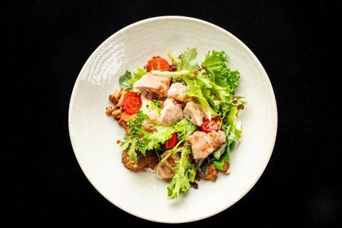 Салат с тунцом и лисичками