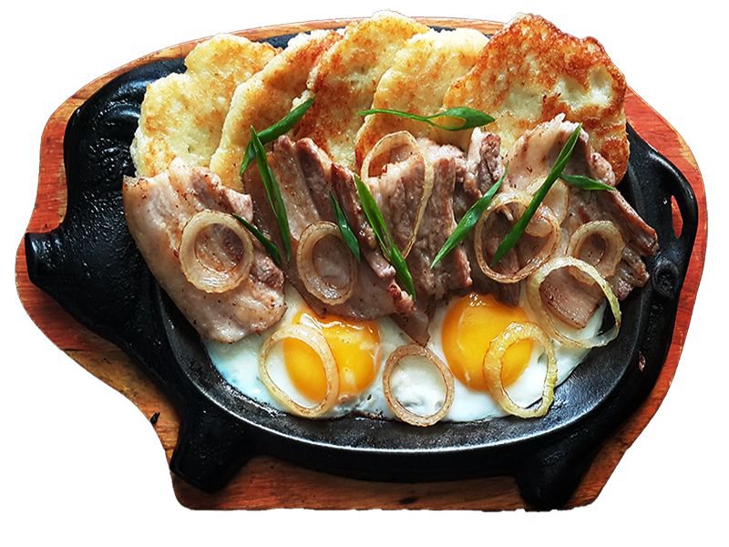 Драники с яйцом и жареной грудинкой