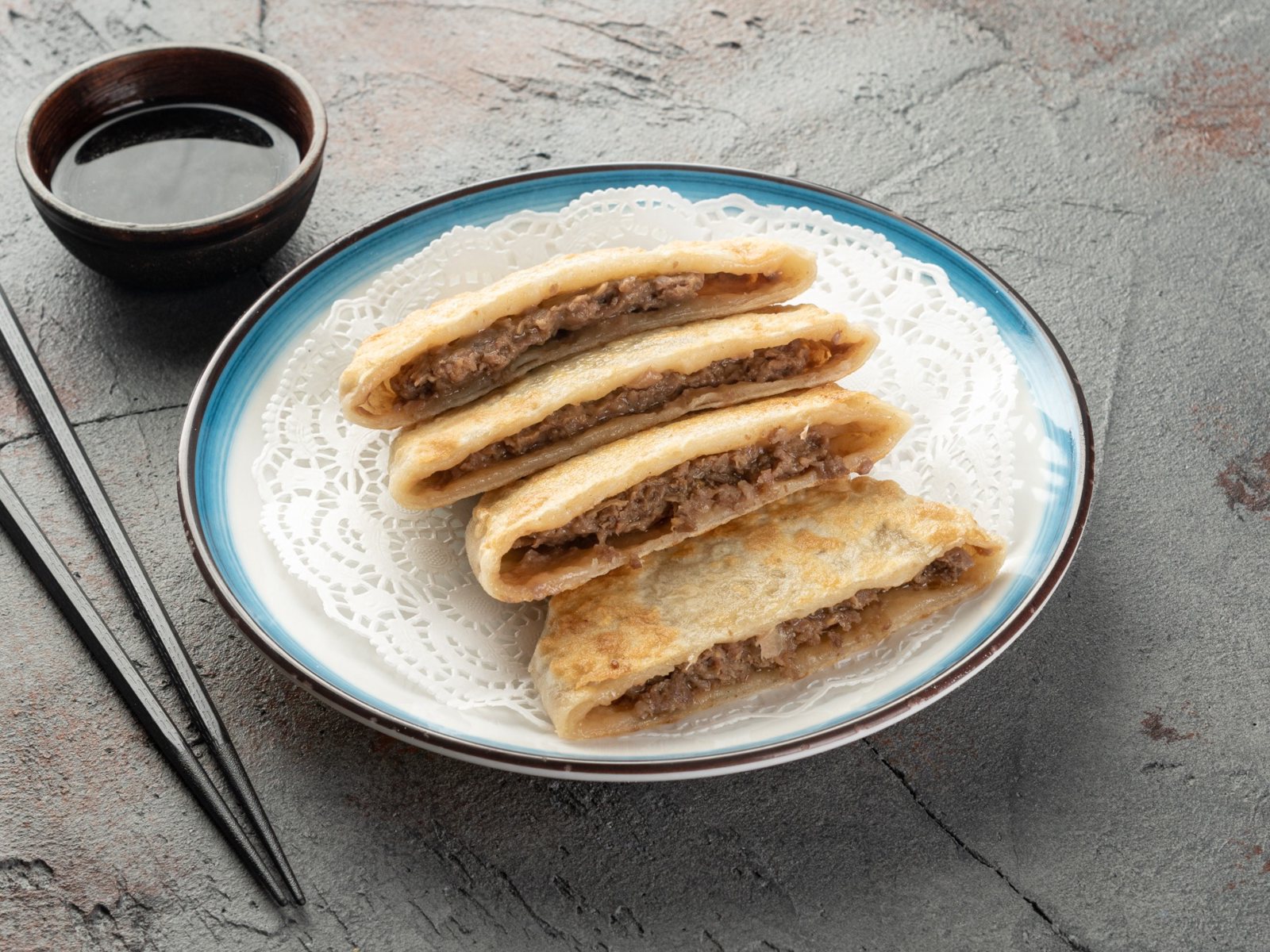 Лепешка из говядины 牛肉馅饼