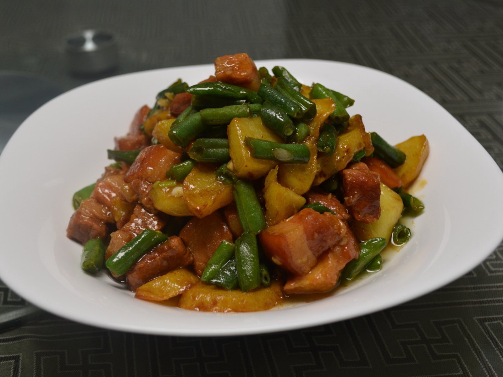 Жареное мясо со стручковой фасолью